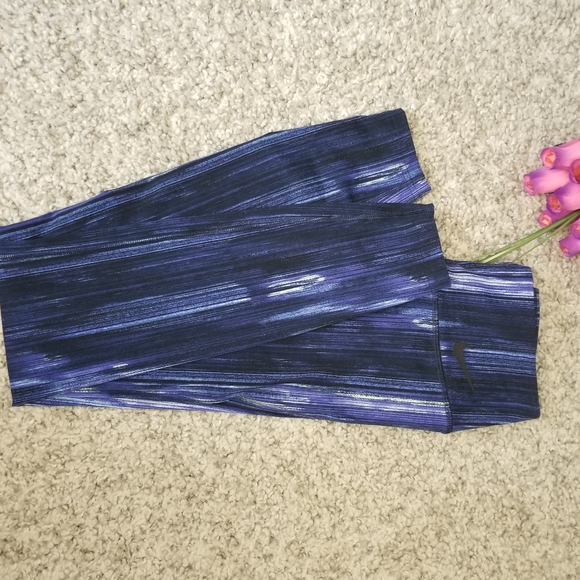 Nike sportswear leggings dri-fit Small - Picture 4 of 5